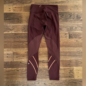 Lululemon Women’s 7/8 Burgundy Maroon Mesh legging Size 2